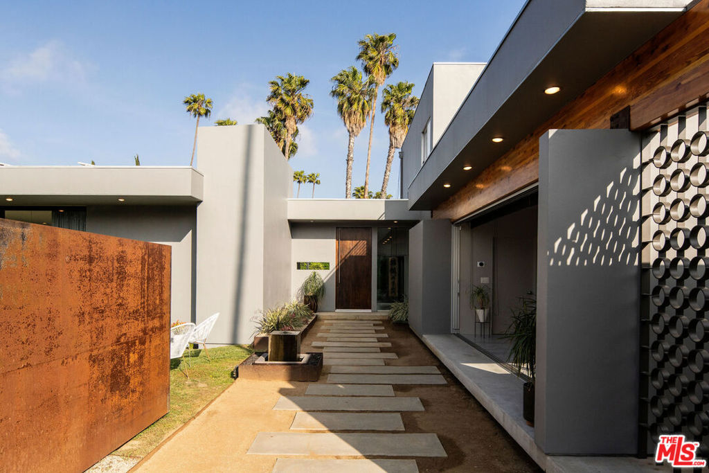 Properties 1 1344 Maltman Avenue