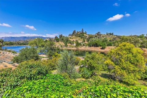 Photo of 40057 S Shore Road, Fallbrook, CA 92028 (MLS # SW25106497)