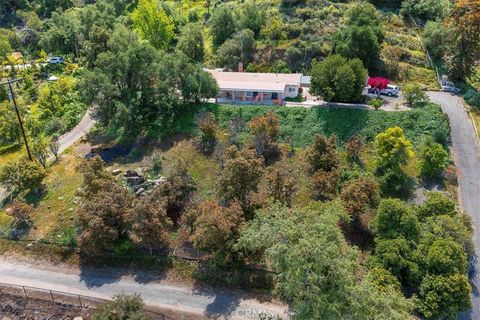 Photo of 40057 S Shore Road, Fallbrook, CA 92028 (MLS # SW25106497)