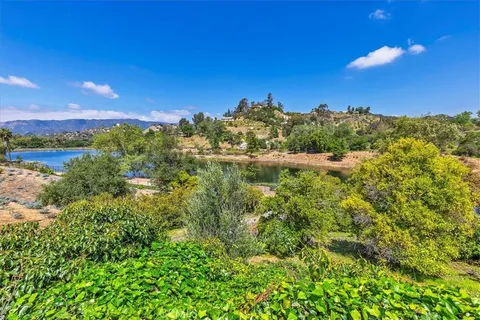 40057 S Shore Road, Fallbrook, CA 92028 - MLS#: SW25106497