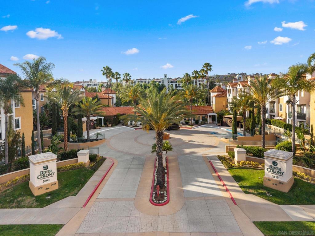 2250 Camino de la Reina