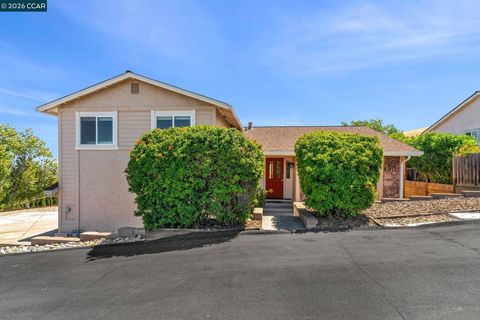 Photo of 2240 Westwood Ln LN, Pittsburg, CA 94565 (MLS # 41134793)