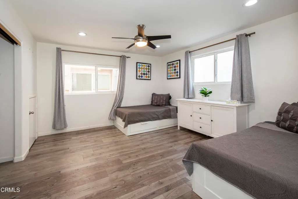 Ventura, California 93001, United States, 3 Bedrooms Bedrooms, ,3 BathroomsBathrooms,Residential,Active,238771