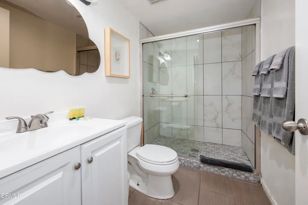 Ventura, California 93001, United States, 3 Bedrooms Bedrooms, ,3 BathroomsBathrooms,Residential,Active,238771