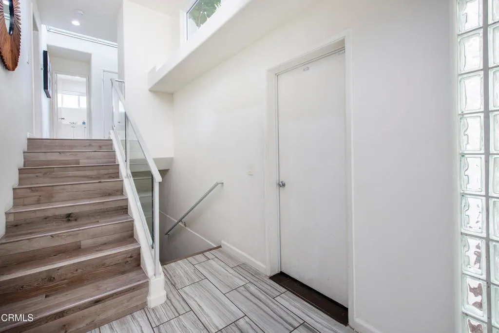 Ventura, California 93001, United States, 3 Bedrooms Bedrooms, ,3 BathroomsBathrooms,Residential,Active,238771