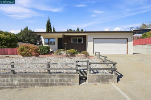 Photo of 2552 Henry Ave AVE, Pinole, CA 94564 (MLS # 41152156)