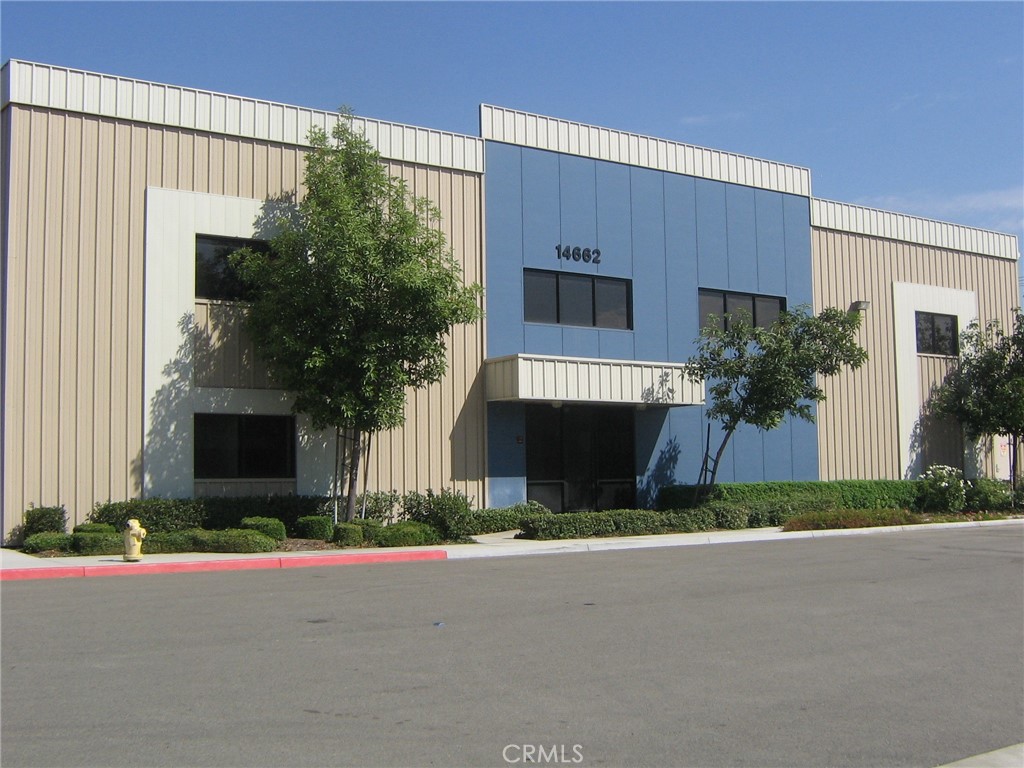 WELL MAINTAINED INDUSTRIAL PARK
Building Size: 18,250 SF
Lot Size:37,578 SF
Rental Rate: $1.30/SF/month + Association Fee
Lease Type: Industrial Gross
Term: 3-5 Years
Possession: Available Now
- 1,000 SF of Office Space & 1,000 SF of Stressed Mezzanine (unimproved)
- 400 Amps of 277/480 Volt Power
- Large fenced private yard
- High End Metal Construction with 3 oversized 14'x14' ground level doors
- Close proximity to the 10 freeway