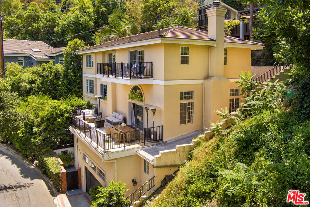 Photo 1 of 45 — 3827 Berry Drive, Studio City, CA 91604