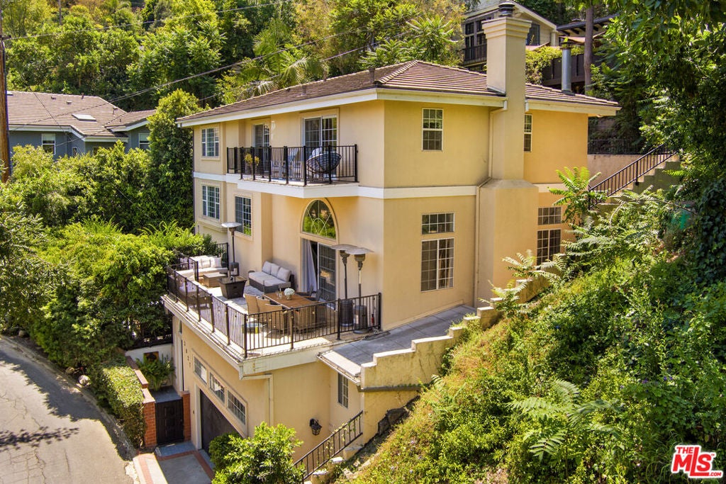 Photo of 3827 Berry Drive, Studio City, CA 91604 (MLS # 26856311)