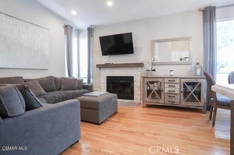 Photo of 2438 Pleasant WAY, Thousand Oaks, CA 91362 (MLS # SR26175723)