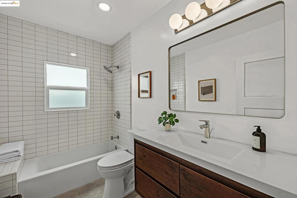 BERKELEY BOWL - Residential