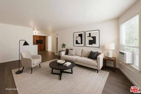Photo of 5319 Vantage Avenue #5, Valley Village, CA 91607 (MLS # 25628223)