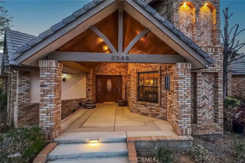 3249 Camino Hermanos
