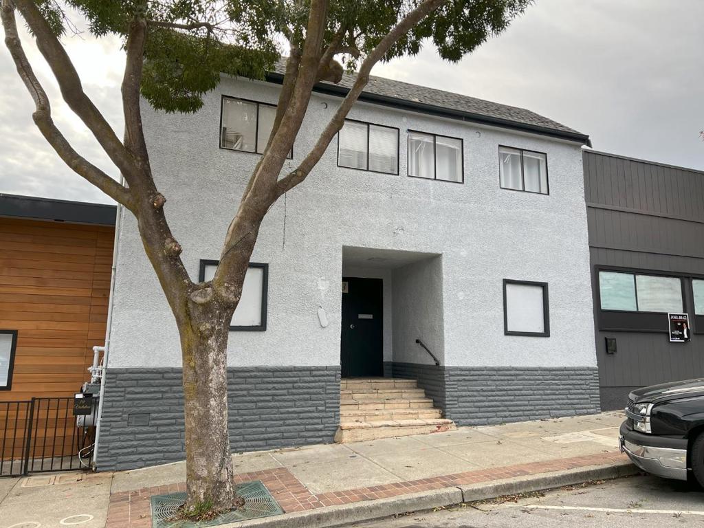 23 Visitacion Avenue
