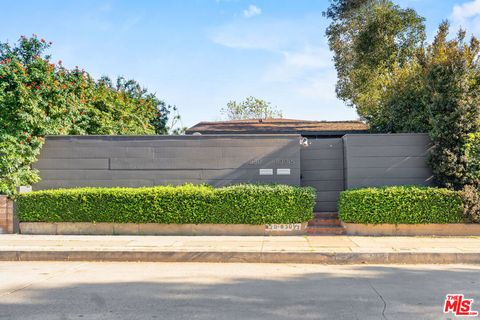 Photo of 830 Palms Boulevard, Venice, CA 90291 (MLS # 26644363)