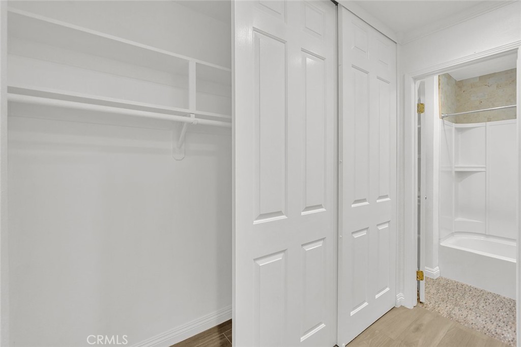 Versailles (VERS) - Residential