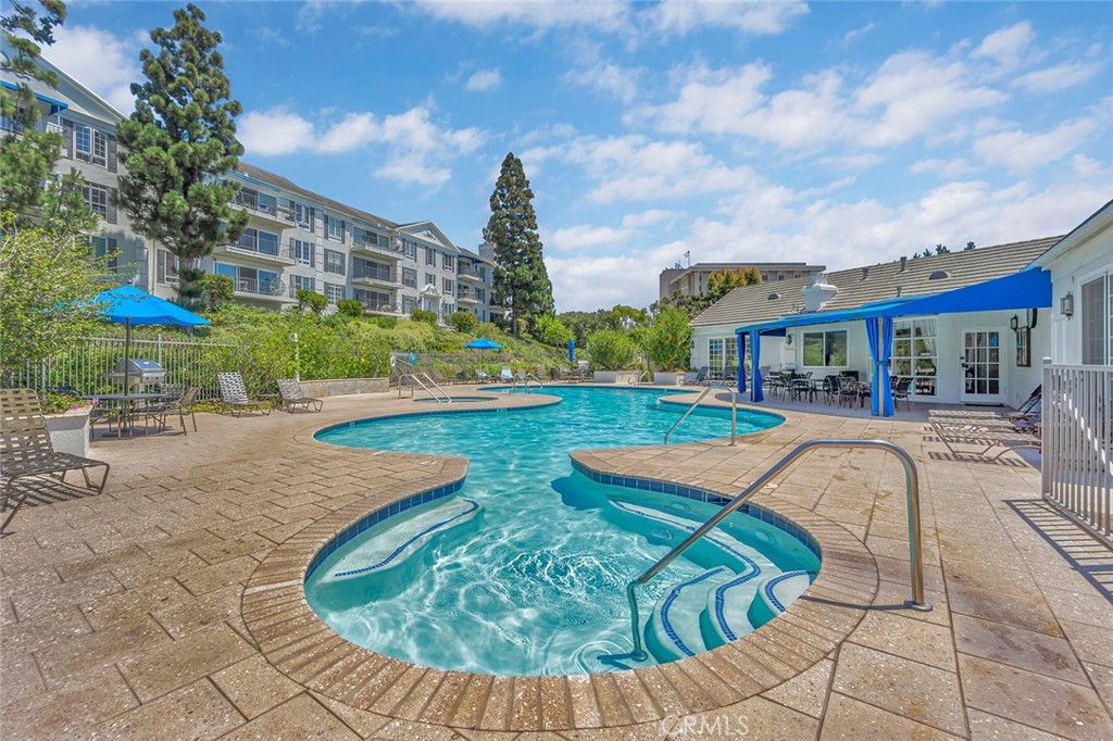 Versailles (VERS) - Residential