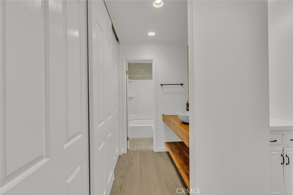 Versailles (VERS) - Residential