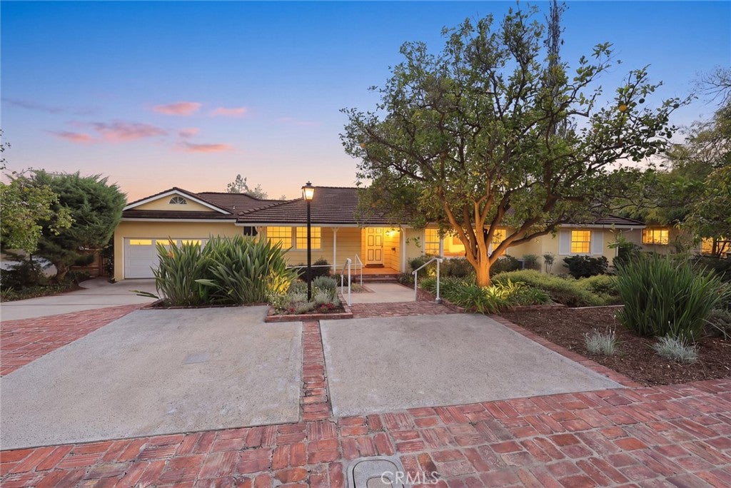 1709 El Vista Circle