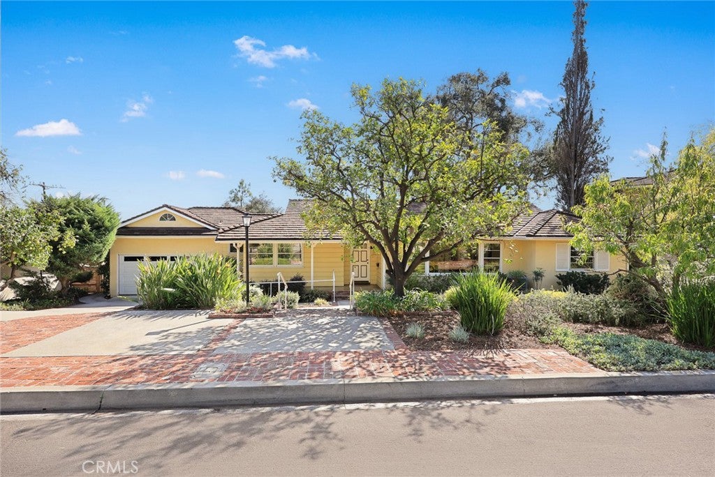 1709 El Vista Circle