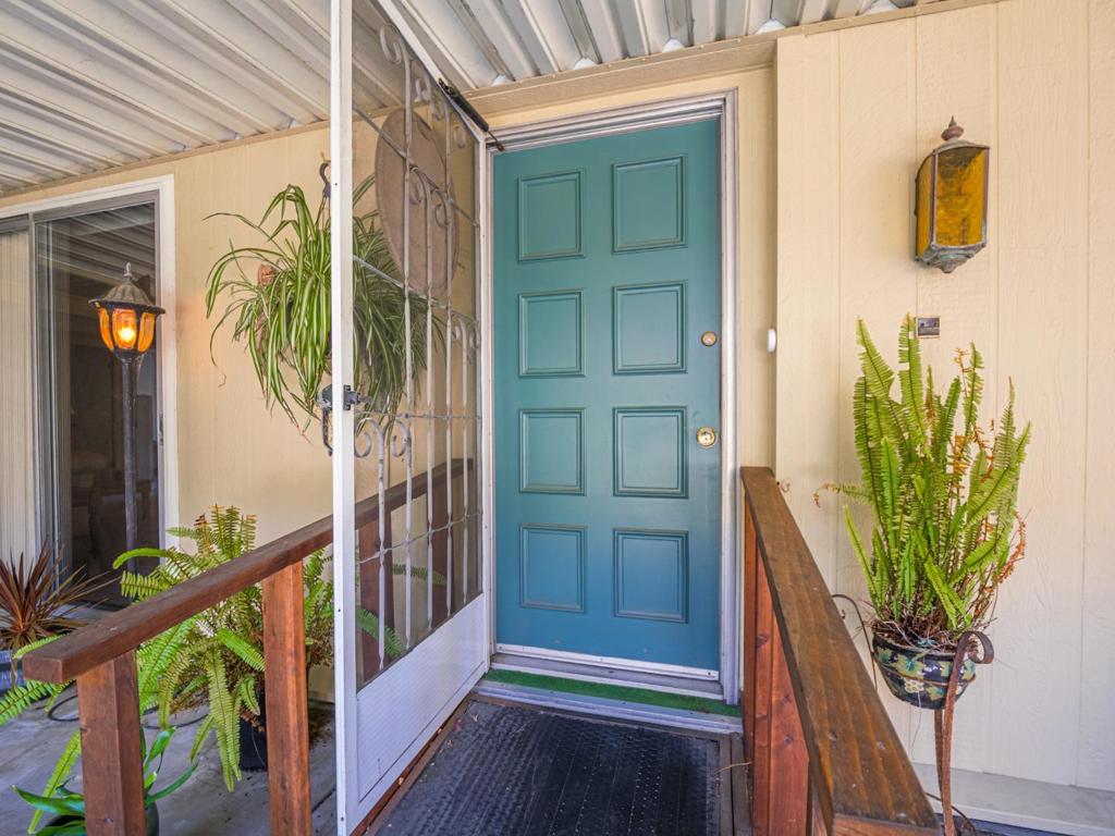 300 Plum Street 23