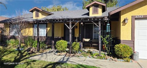 Photo of 4743 E Avenue R2, Palmdale, CA 93552 (MLS # SR25267365)