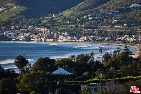 Photo of 29500 Heathercliff Rd #252, Malibu, CA 90265 (MLS # 26636509)