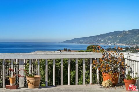 Photo of 29500 Heathercliff Rd #252, Malibu, CA 90265 (MLS # 26636509)