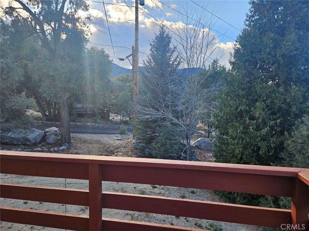 Photo of 15513 Live Oak Way, Pine Mountain Club, CA 93222 (MLS # SR26017876)