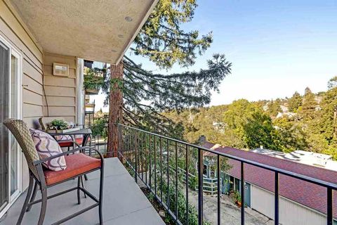 Photo of 1120 1120 Hollywood Ave Ave #1, Oakland, CA 94602 (MLS # 41119739)