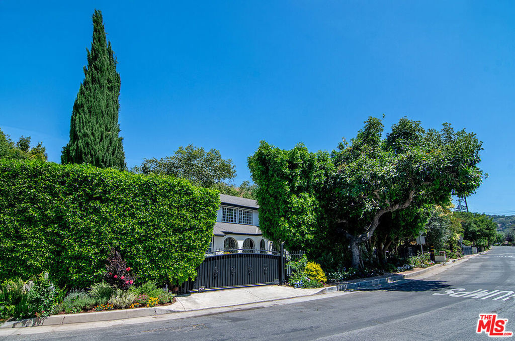Properties 1 4054 STONE CANYON Avenue