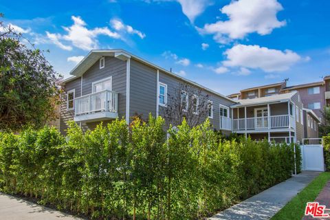 Photo of 111 S Harper Avenue #111 1/2, Los Angeles, CA 90048 (MLS # 26652897)