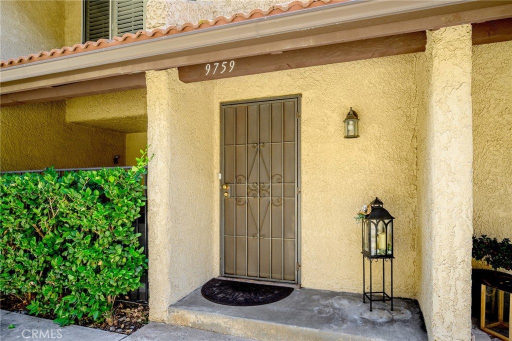 9759 Via Roma, Burbank CA 91504