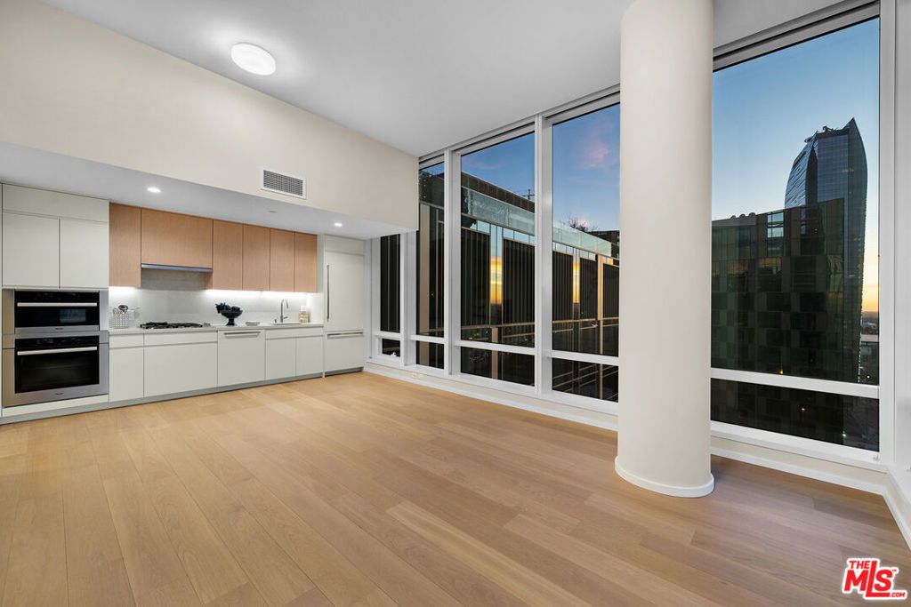 Photo of 877 Francisco Street #2211, Los Angeles, CA 90017 (MLS # 26669431)