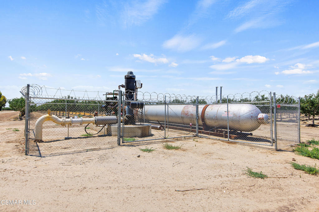 Not Applicable - 1007242 - Land