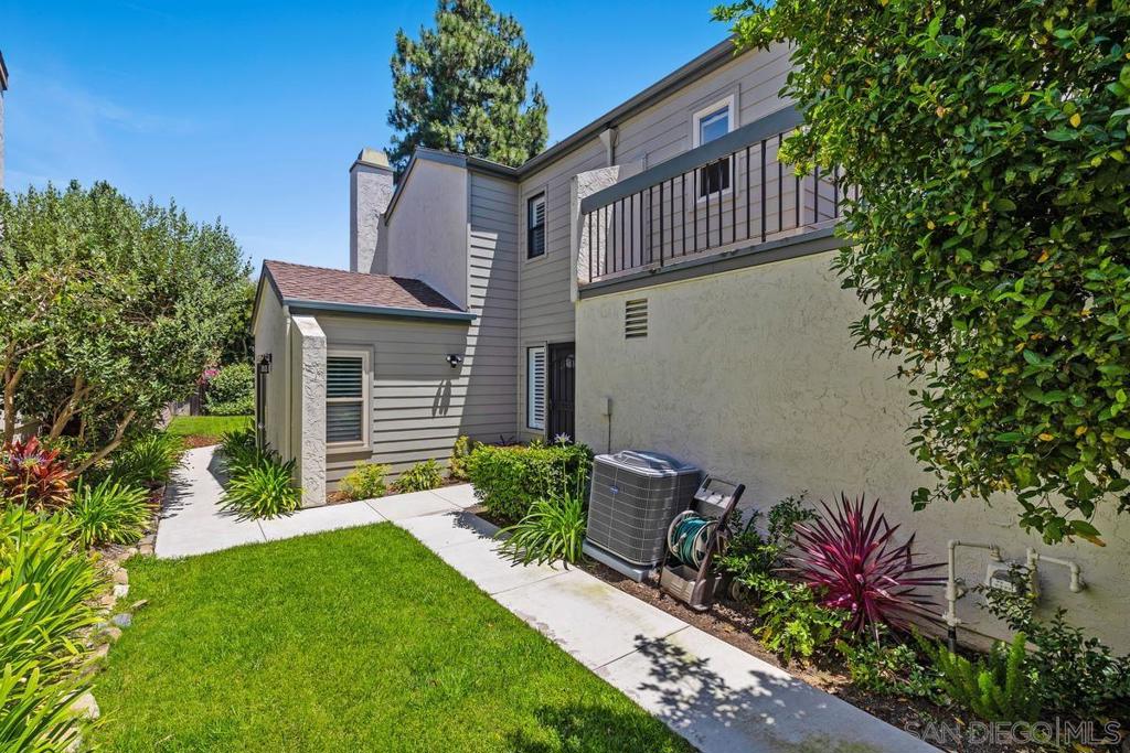 5959 El Escorial Way