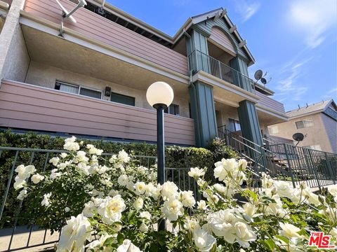 Photo of 13144 Bromont Avenue #3, Sylmar, CA 91342 (MLS # 26656961)