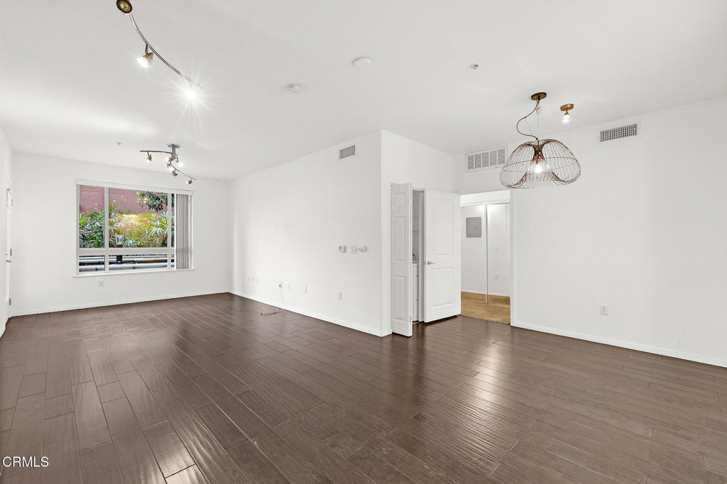 100 S Alameda Street 149