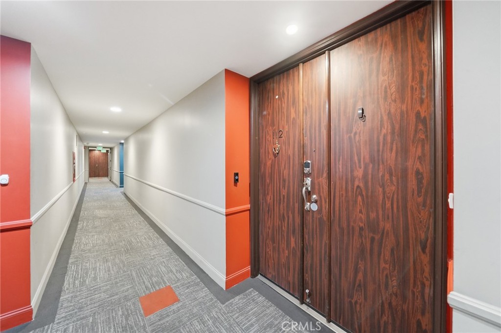 4477 Wilshire