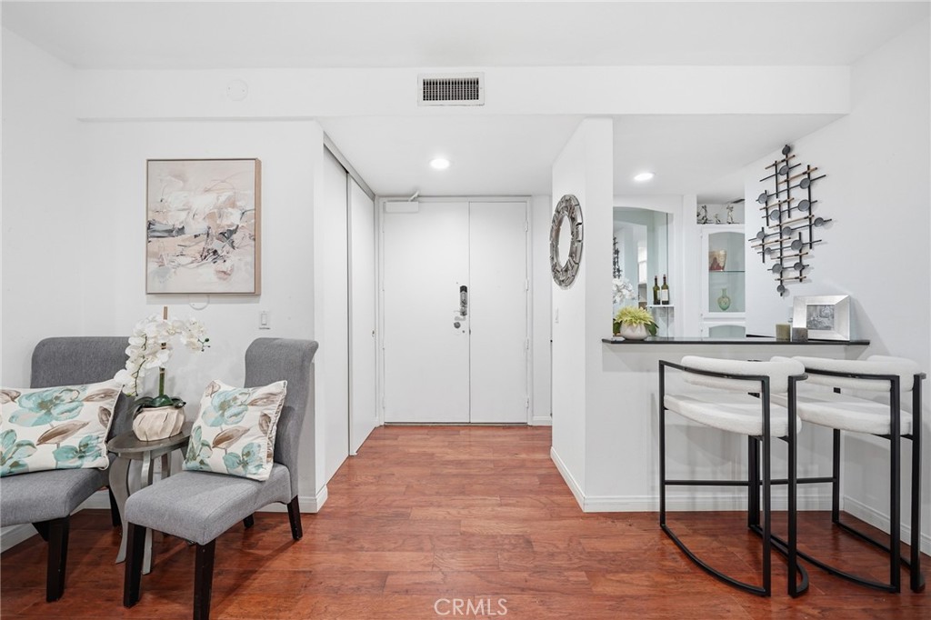 4477 Wilshire