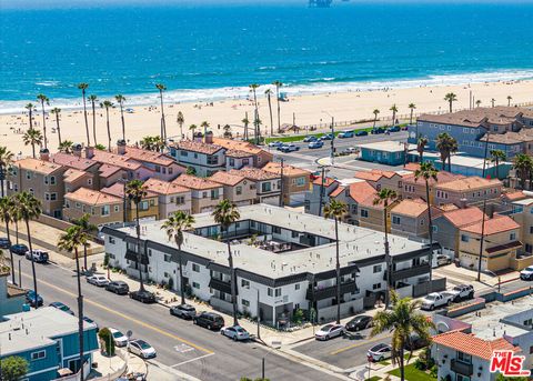 Photo of 125 16th Street, Huntington Beach, CA 92648 (MLS # 25553767)