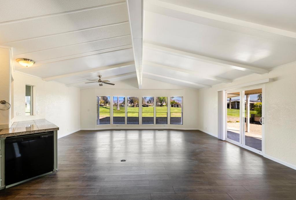Suncrest Country Clb - Manufactured In Park