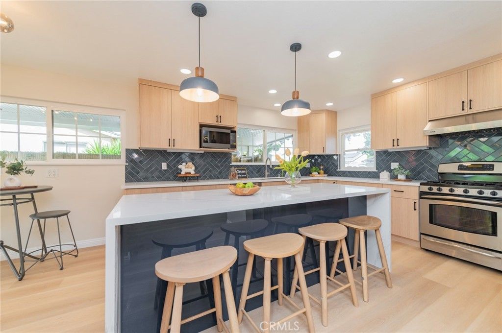 Photo of 921 Azalea Avenue, Placentia, CA 92870 (MLS # TR26071657)