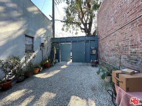 Photo of 209 San Juan Avenue, Venice, CA 90291 (MLS # 25630405)