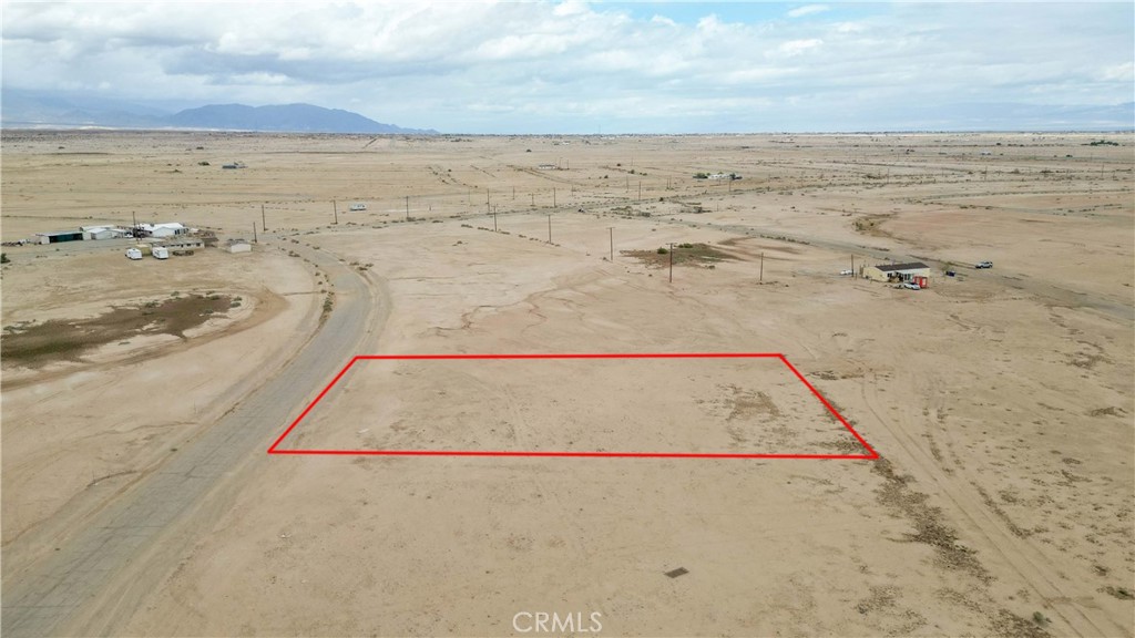 If you have ever dreamed of owning a piece of land, a place to park your RV, and disconnect from the noise and craziness of the city life, this is your opportunity. This beautiful .39-acre lot is located in the Coachella Valley within rocks throw to the Salton Sea. Available for you to build your dream home or Air B and B. Come and enjoy the peace and quiet that the Salton Sea has to offer. Seller Financing available. APN#017-282-010-000. GPS coordinates-33.244749/ -115.948783