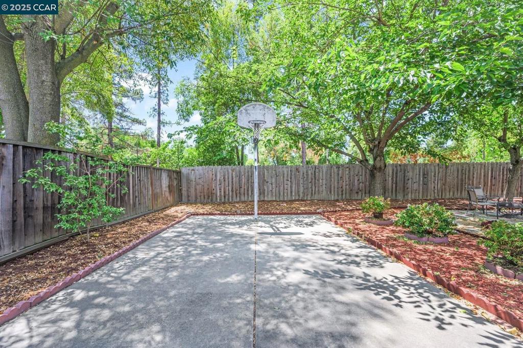 RANCHO MONTE - Residential