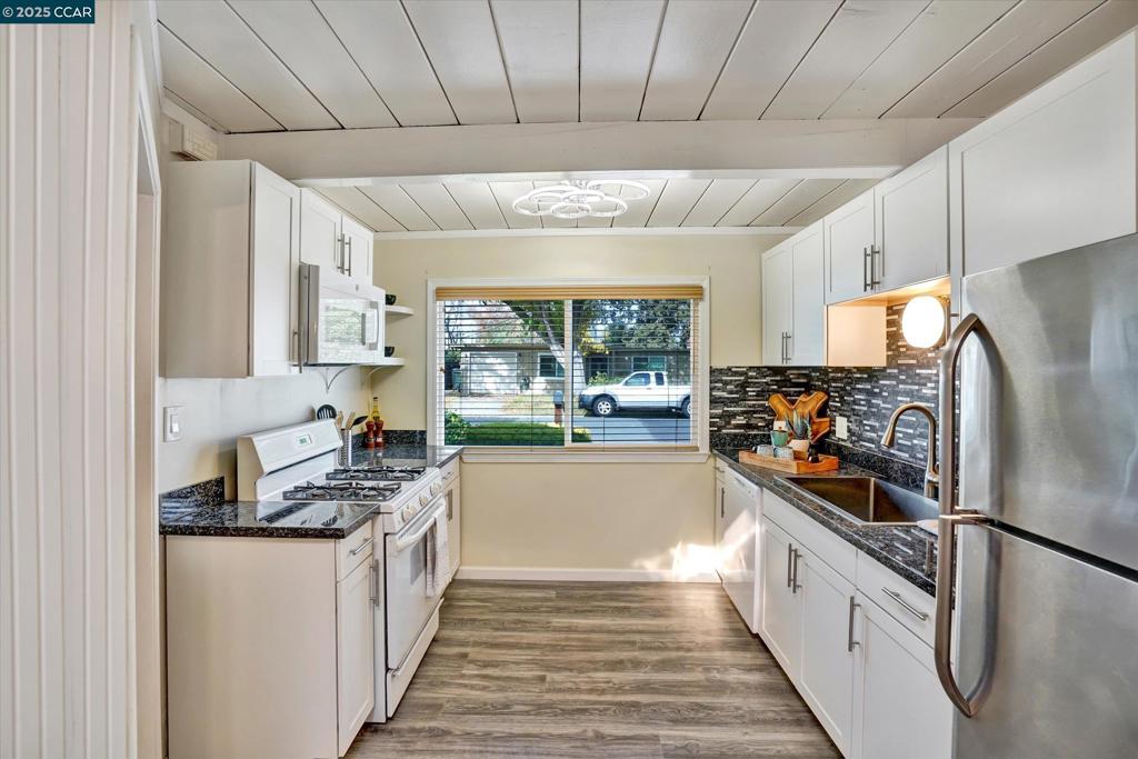 RANCHO MONTE - Residential