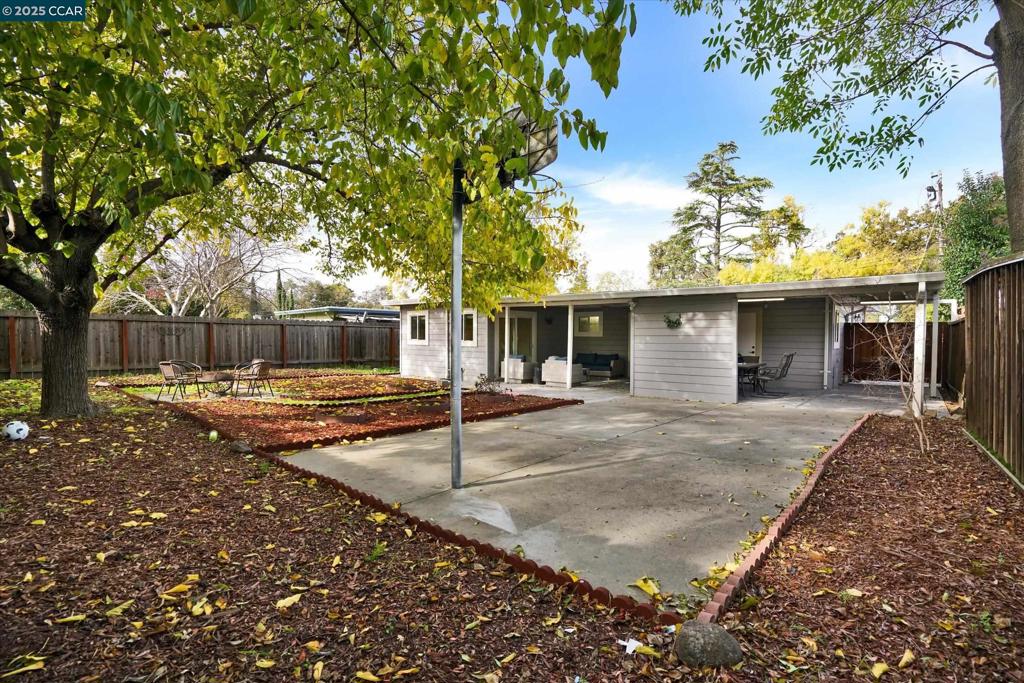 RANCHO MONTE - Residential