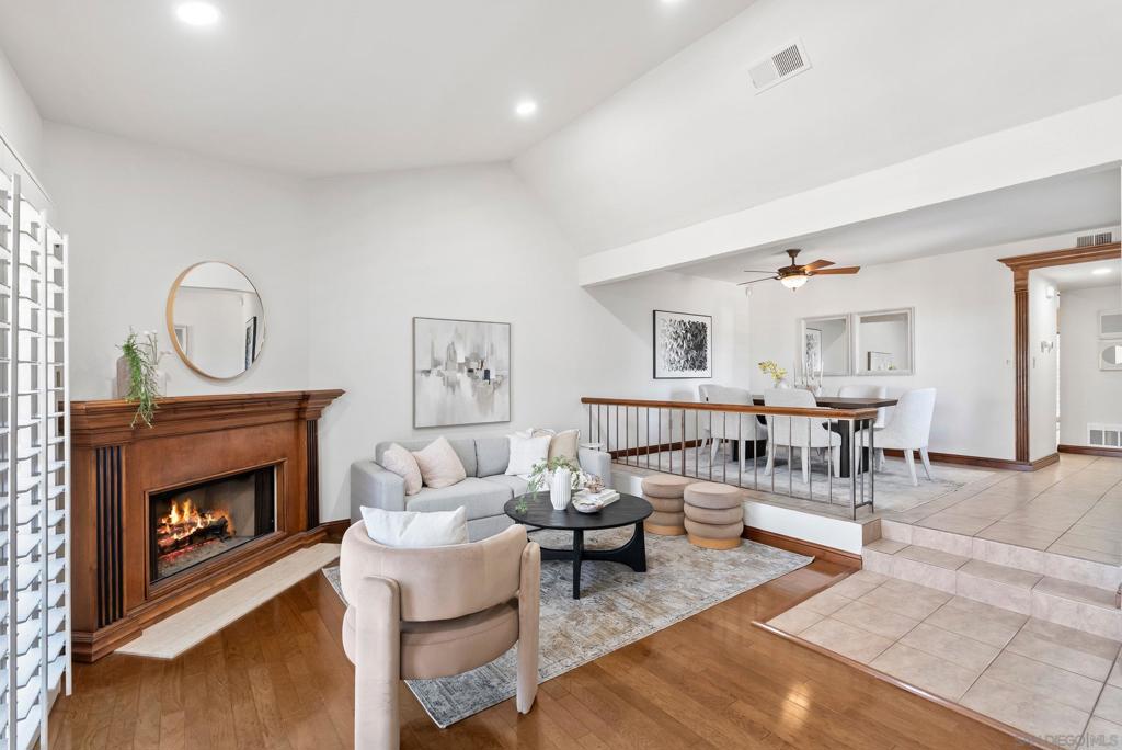 6998 Camino Degrazia