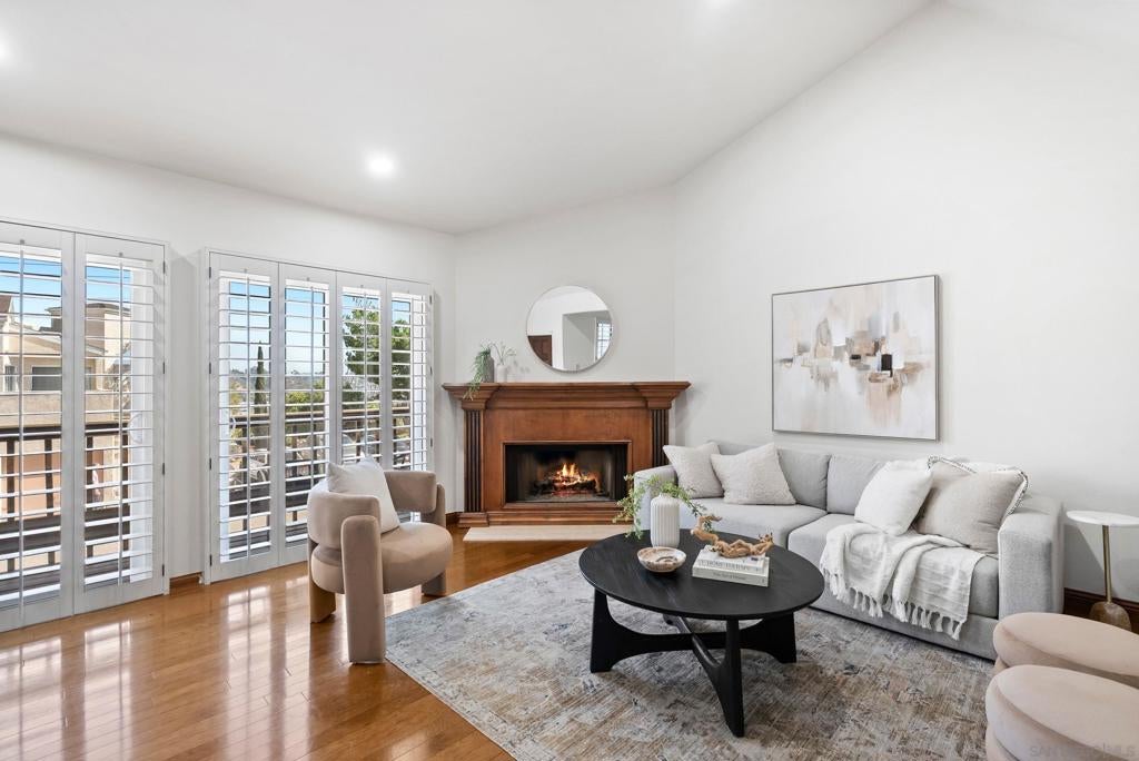 6998 Camino Degrazia